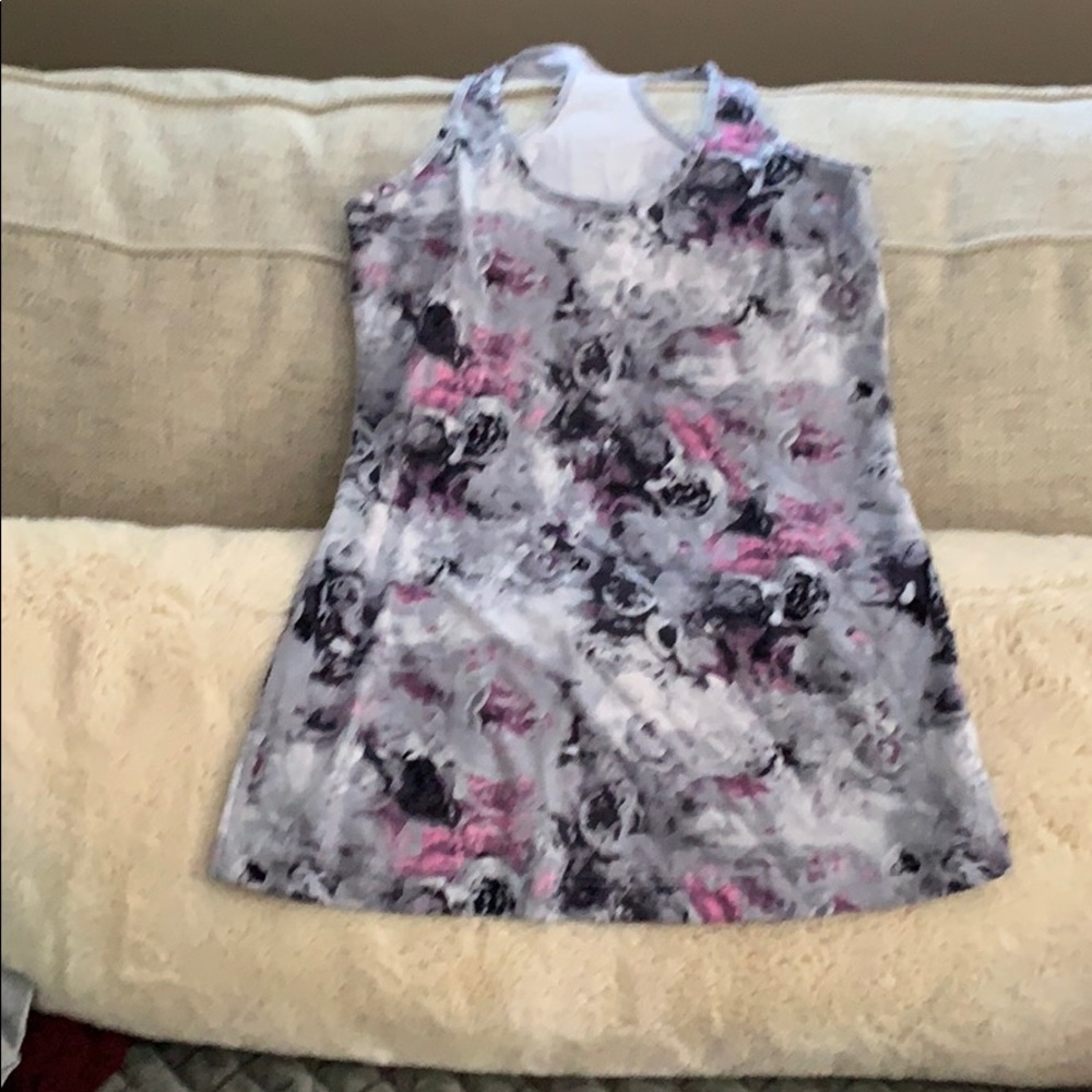 Lululemon top